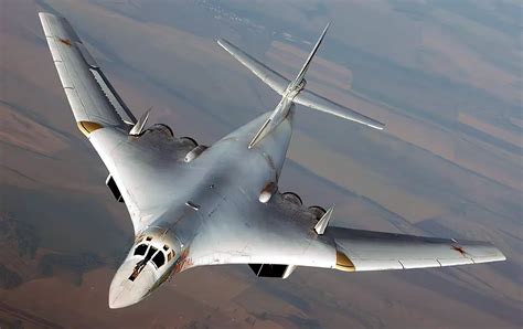 Rusia construye “nuevos” bombarderos Tu-160 Mach 2