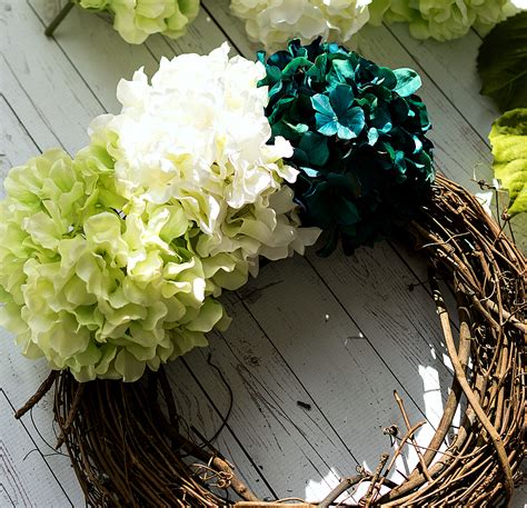 How To Make A Hydrangea Wreath