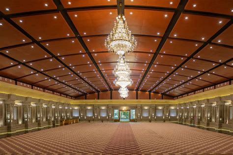 PALACE GROUNDS Bangalore: 15 Wedding Venues| Price [2023]