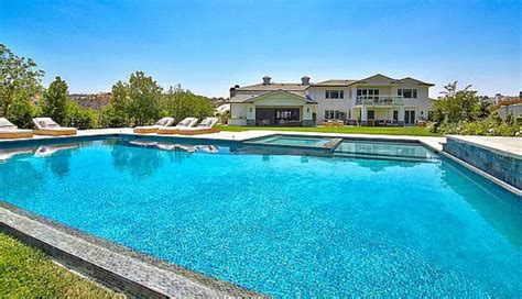 Kylie Jenner House: The Hidden Hills Home - Urban Splatter