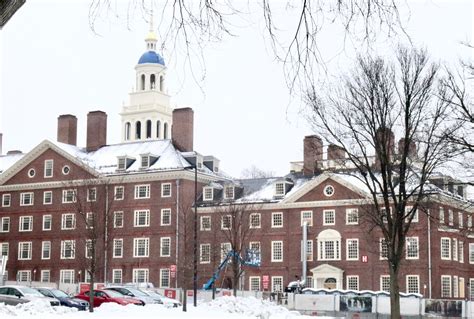 Faculty Deans: What On Earth Do They Do? | Opinion | The Harvard Crimson