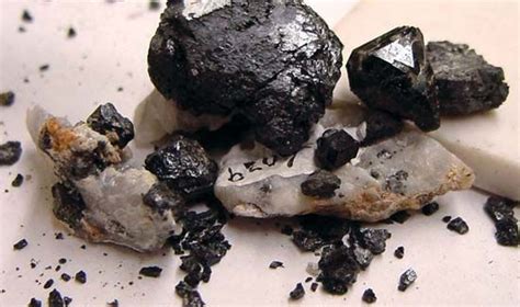 Hercynite | mineral | Britannica