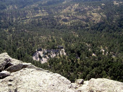 Looking over the edge from the top of Devils Tower : Photos, Diagrams & Topos : SummitPost