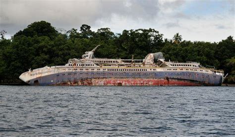 World Discoverer: The Solomon Islands Cruise Ship Wreck: Urban Ghosts