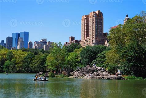 New York City skyline 8336028 Stock Photo at Vecteezy