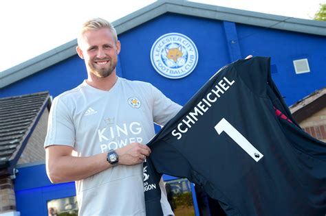 Kasper Schmeichel Signs New Leicester City Contract