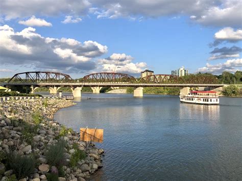 The Best Scenic Bridges in Saskatoon for the Perfect Photo Op