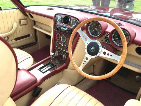 Jensen Interceptor Dash | Interior and dashboard of 1989 Jen… | Flickr