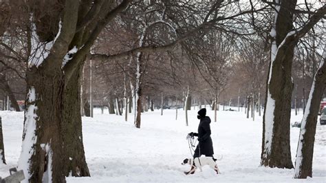 Chicago Snowfall Timeline: Several Inches of Snow Expected Saturday ...