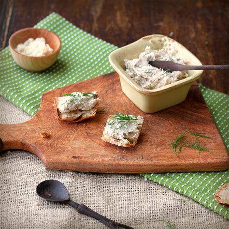 Smoked Mackerel Paté with Horseradish and Dill – TasteFood