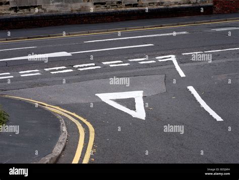 Road markings UK Stock Photo - Alamy