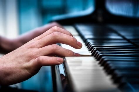 10 Famous Piano Songs You Can Learn to Play