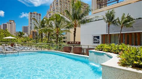 12 of the Best Hotels in Waikiki for Families - The Family Vacation Guide