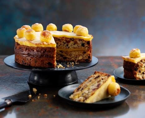 Simnel Cake Easter, Easter Cakes, Easter Food, Cake Baking Recipes ...