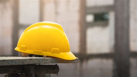 How to Choose the Right Safety Helmet for Your Workplace?