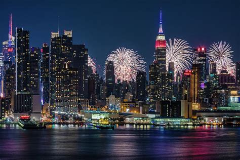 NYC 4th Of July Fireworks Celebration Photograph by Susan Candelario - Fine Art America