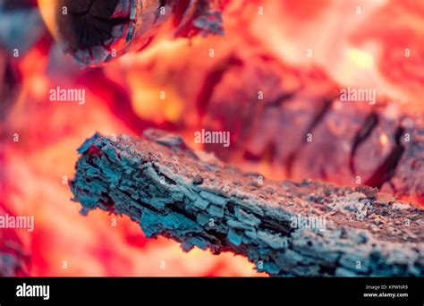 Wood fire -burning embers in close-up Stock Photo - Alamy