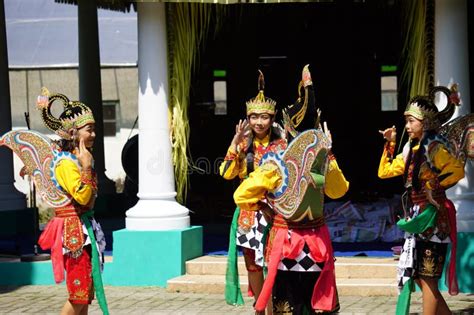 Indonesian Perform Jaranan Pegon Dance Editorial Photography - Image of culture, cultural: 269699007