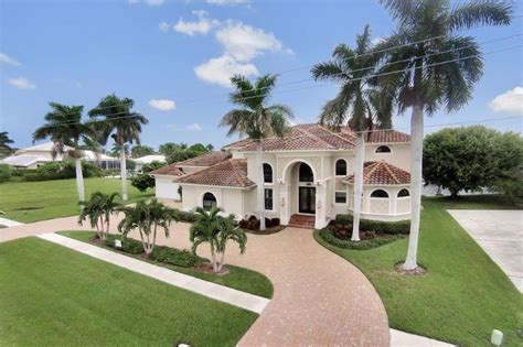 LUXURY 4 BEDROOM, WATERFRONT, AND LARGE POOL WITH HOT TUB UPDATED 2019 - Marco Island Vacation ...