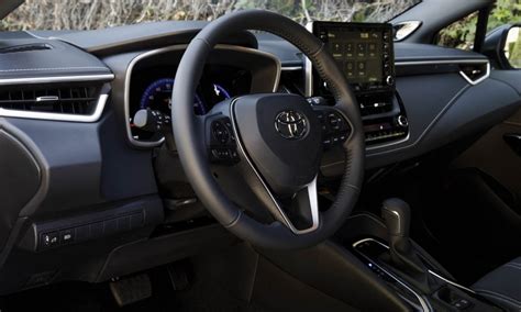 2020 Toyota Corolla Hatchback XSE: Review - autoNXT.net