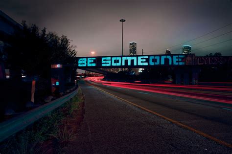 Houston's "BE SOMEONE" graffiti turned into stunning light show