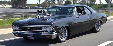 1966 Chevelle SS Does Badass Burnouts With 565 Blown Big-Block - autoevolution