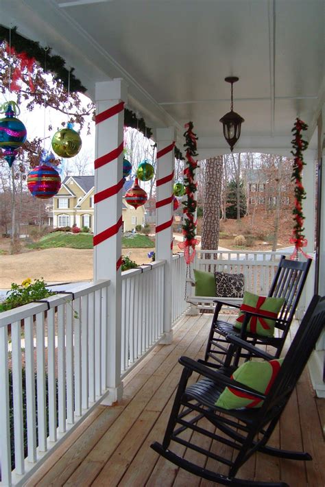 10+ Christmas Front Porch Decorations