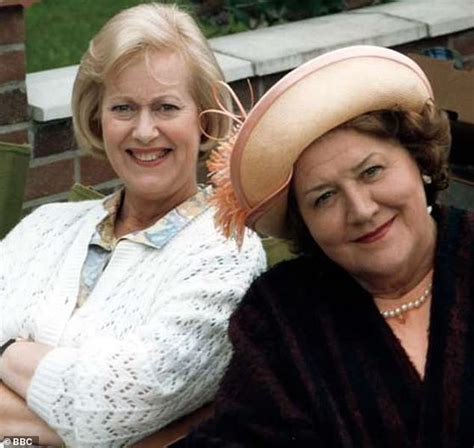 Josephine Tewson who starred in Keeping Up Appearances and Last Of The ...