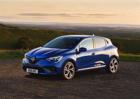 Renault Clio Review | Motors.co.uk