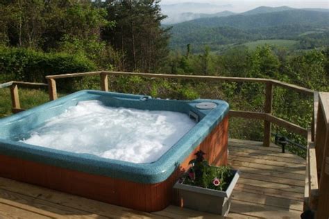 Cabins Rentals Near Hot Springs, Virginia - Hot Tubs | Glamping Hub