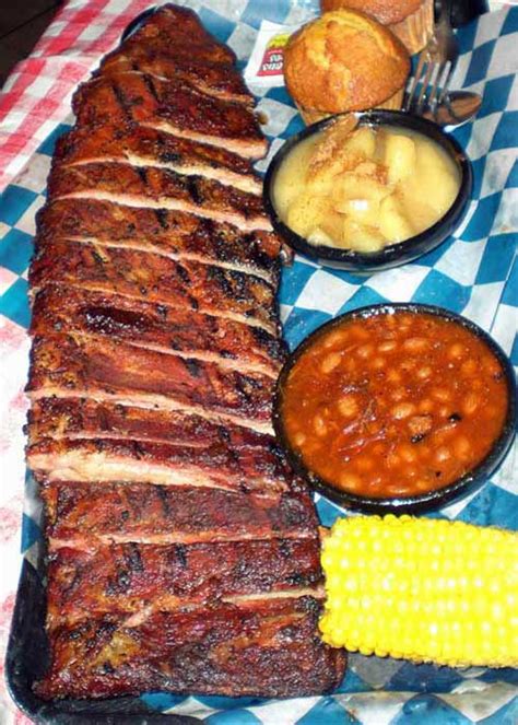 6. Famous Dave’s – Ribs | RiversideAndBeyond.com