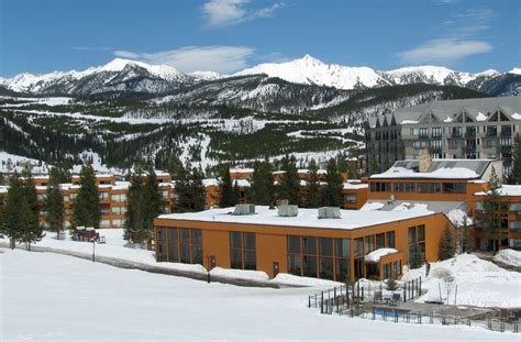 Huntley Lodge - Snowcapped Travel