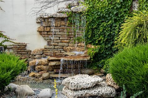 16 Small Corner Yard Waterfall Pond Ideas (With Pictures)