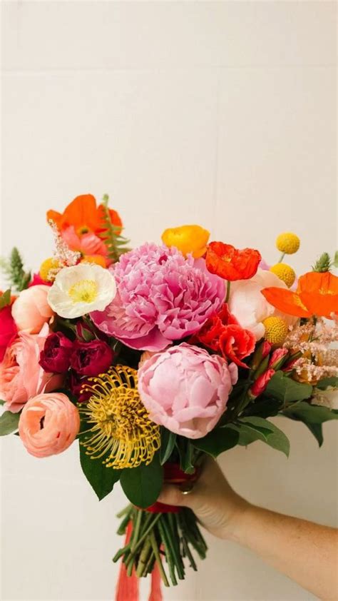 Flower bouquets | Flower arrangements, Daisy flower arrangements ...