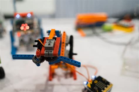 Đồ chơi giáo dục STEM: Top 3 bộ Lego học Robotics