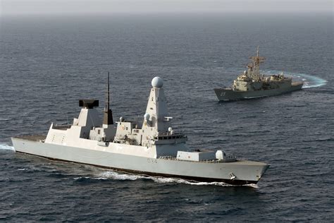 HMS Diamond deploys to tackle arms trafficking