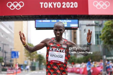 Eliud Kipchoge Olympics Photos and Premium High Res Pictures - Getty Images