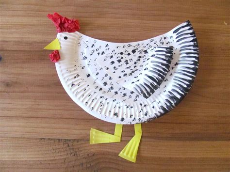 paper plate chicken craft - Google Search | Poules de paques, Craft, Artisanat d'animaux de ferme