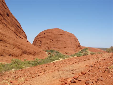 Photo of kata tjuta walking trail | Free Australian Stock Images