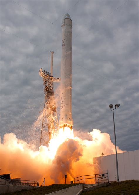 팰컨 9 로켓 ( Falcon 9 Rocket ) : USA - SpaceX : 네이버 블로그