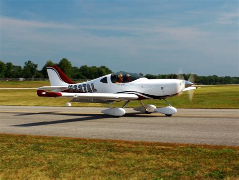 The Aero Experience: Variety of Light Sport Aircraft Displayed at Plane & Pilot Midwest LSA Expo ...