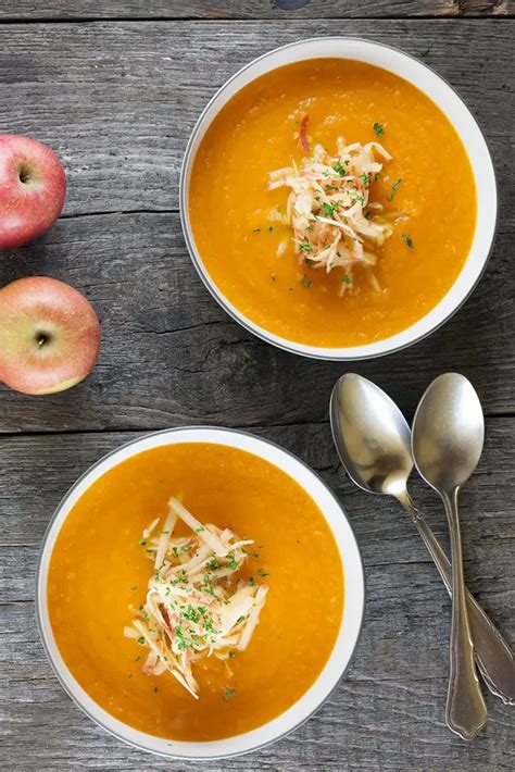 Carrot and apple soup - ohmydish.com