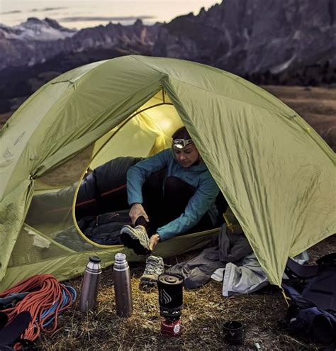 Marmot Tent Guide: Efficient Setup & Maximizing Comfort Outdoors