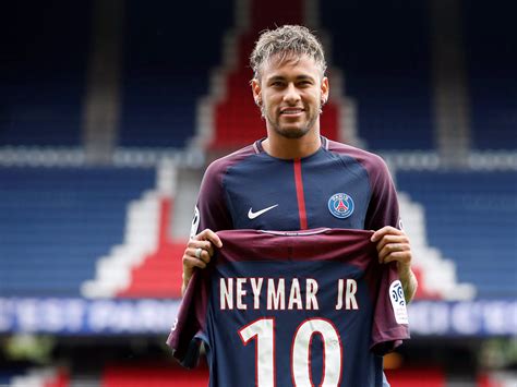 PSG will pay more than $500 million for Neymar in transfer fee and ...