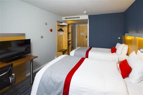 Holiday Inn Express Southwark | LateRooms