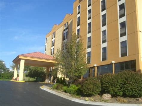 HOLIDAY INN EXPRESS & SUITES CENTRAL OMAHA with 26 Reviews & 25 Photos ...