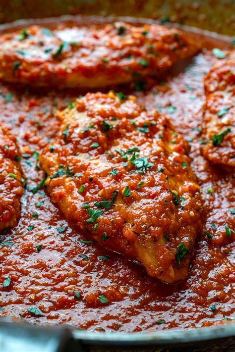 Skillet Chicken in Roasted Red Pepper Sauce - Closet Cooking