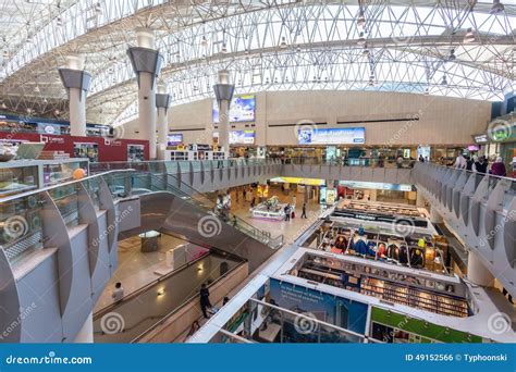 Kuwait International Airport Editorial Photo - Image of east, arrival ...