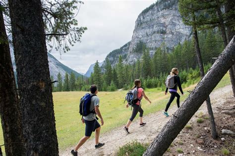 Lake Minnewanka Loop - Canadian Rocky Mountain Resorts