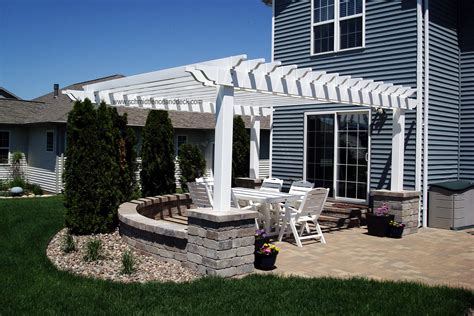 How Do You Slope A Pergola? (Pictures With 5 Examples)